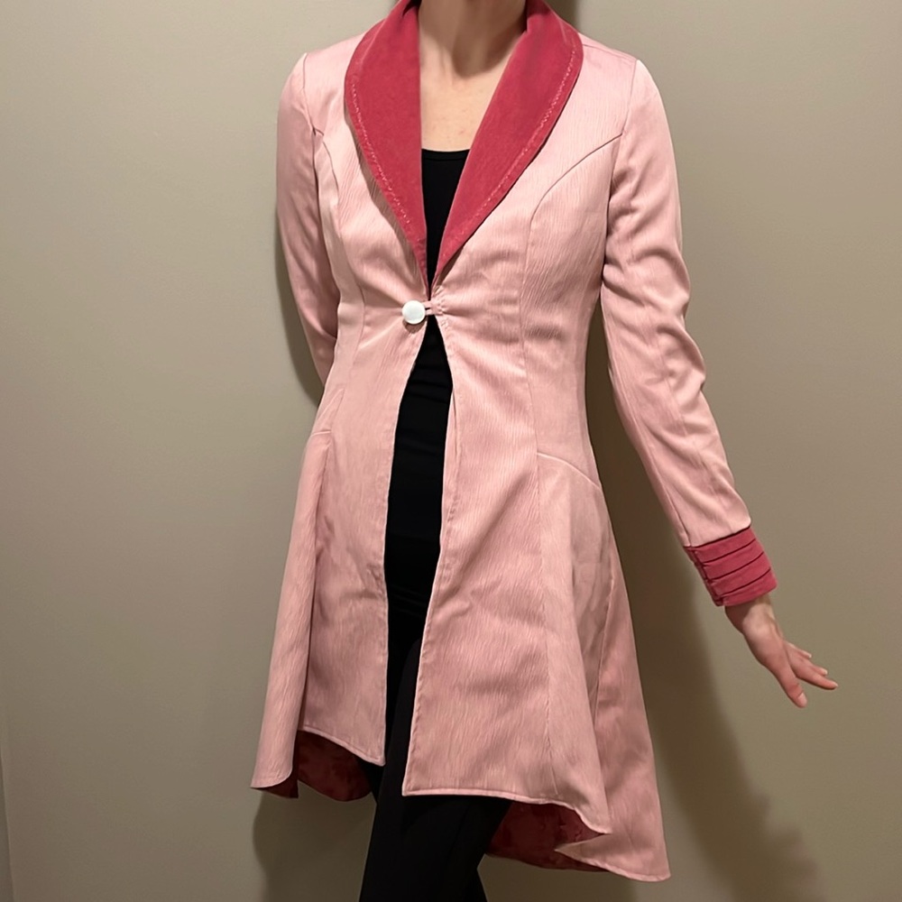 Harry Potter Fantastic Beasts and Where to Find Them pink coat